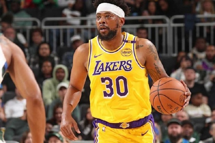 湖人官宣签下斯玛特，强化后场防守